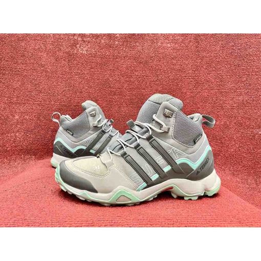 Giày trekking chống nước Adidas Terrex secondhand