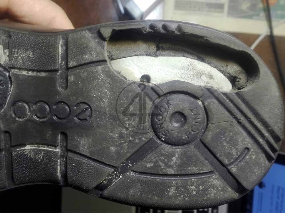 Địa chỉ thay đế giày Ecco