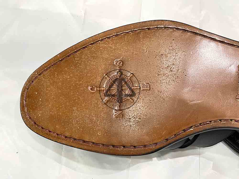 Dán đế giày chống nước