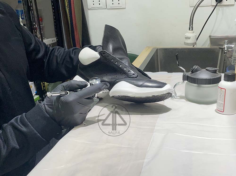 Sơn giày sneaker ở đâu